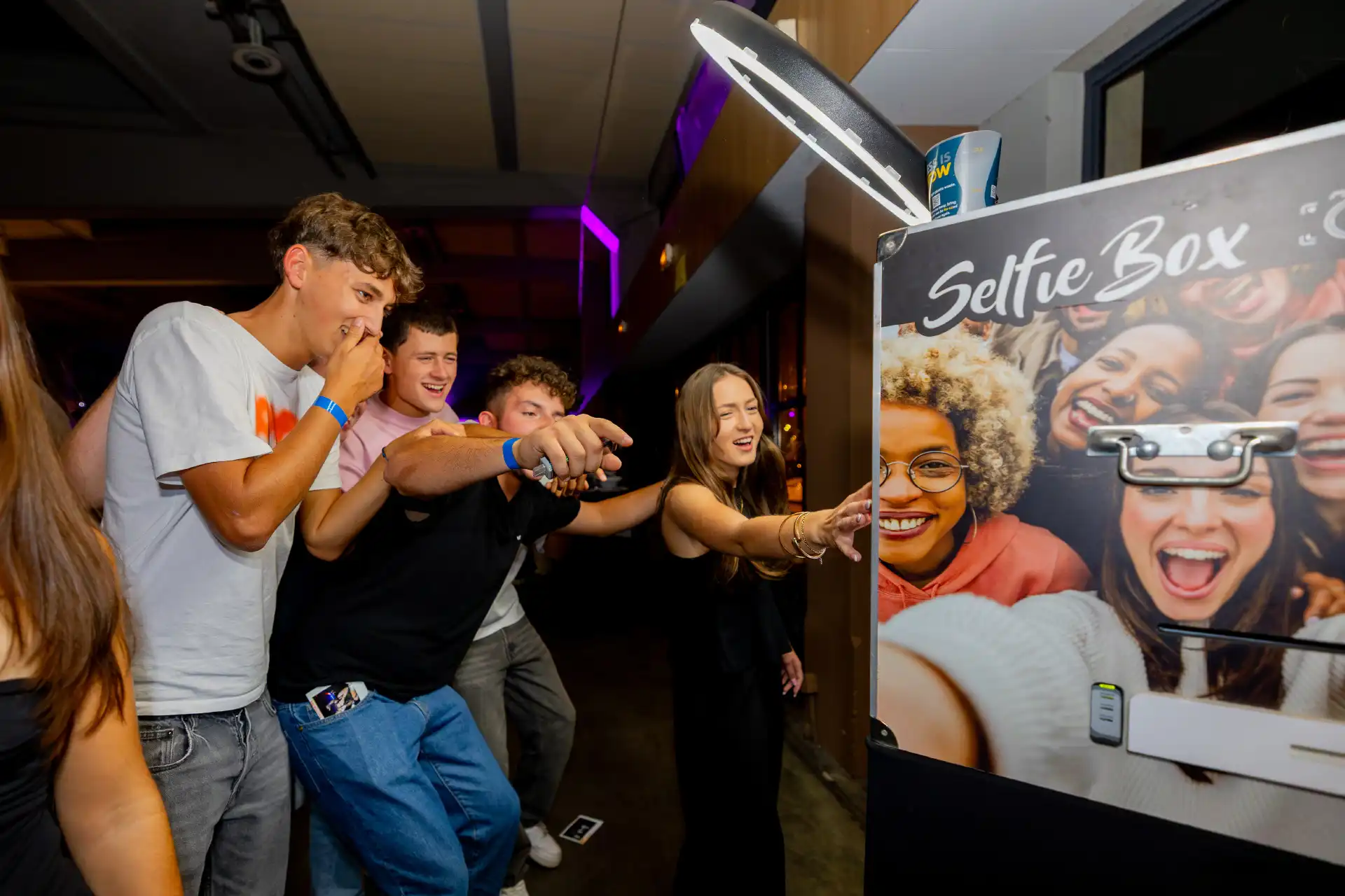 Selfie Box – borne à selfie pour EVJF et EVG